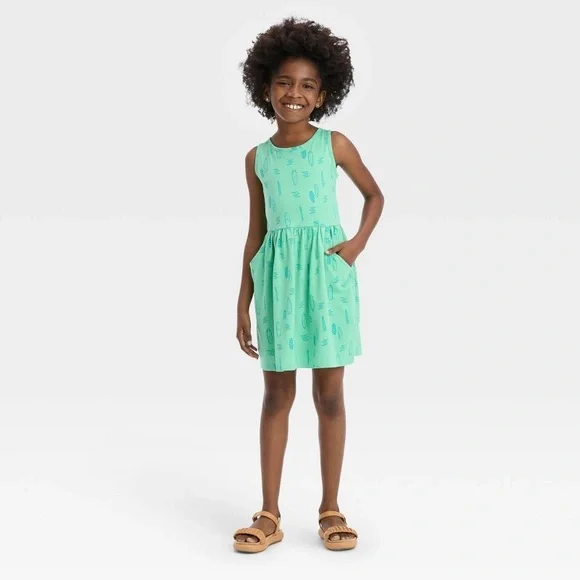 green emerald velvet dress Amazon.com: Cat & Jack Baby Girls' & Toddler Girls' Dobby Short Sleeve Dress  with Pockets